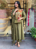 Elegant 3 Pcs kurta set with Embroidered work with malmal dupatta