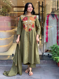 Elegant 3 Pcs kurta set with Embroidered work with malmal dupatta