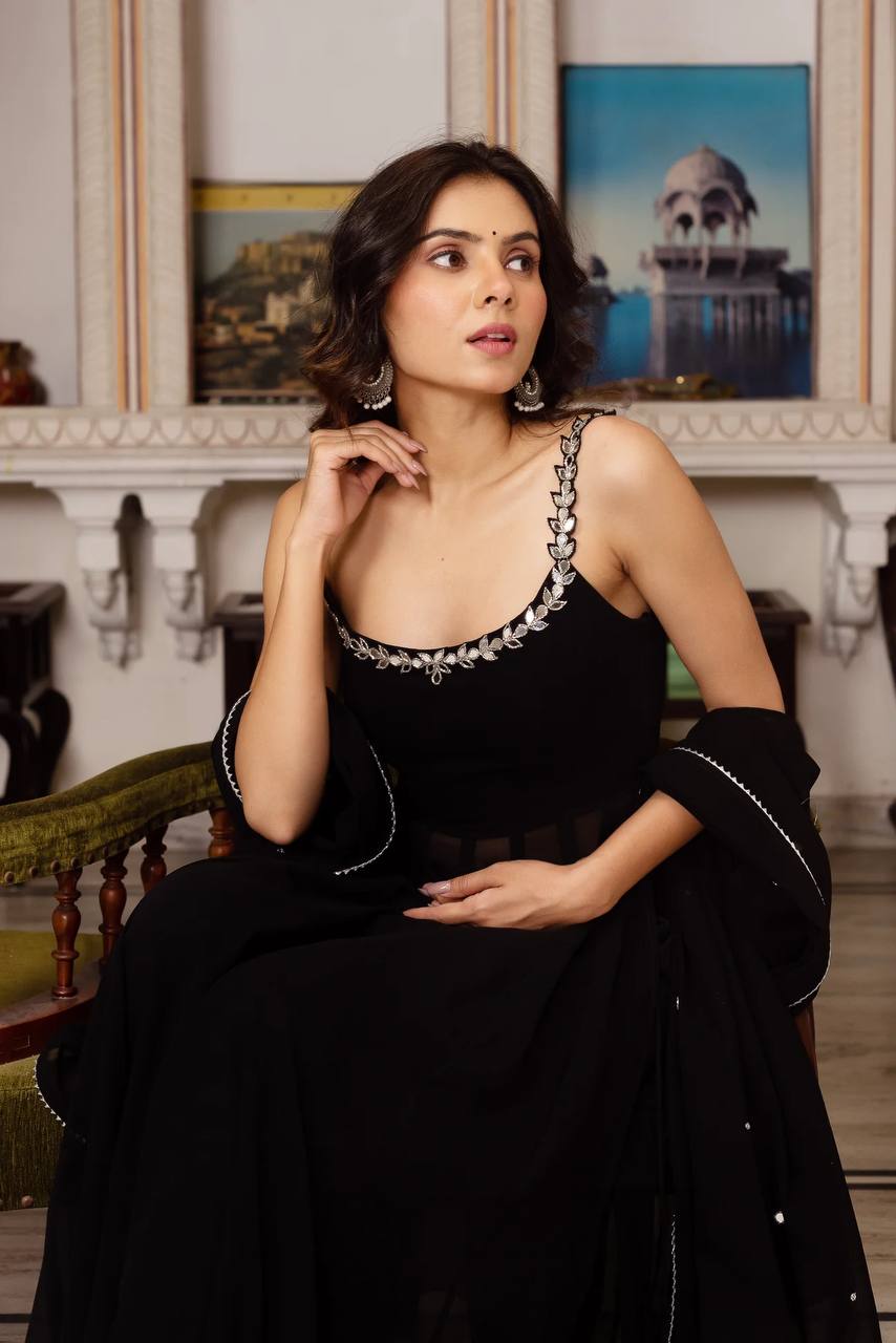 Elegant Women's Ethnic Set – 3-Piece Ensemble (Top, Palazzo & Dupatta)