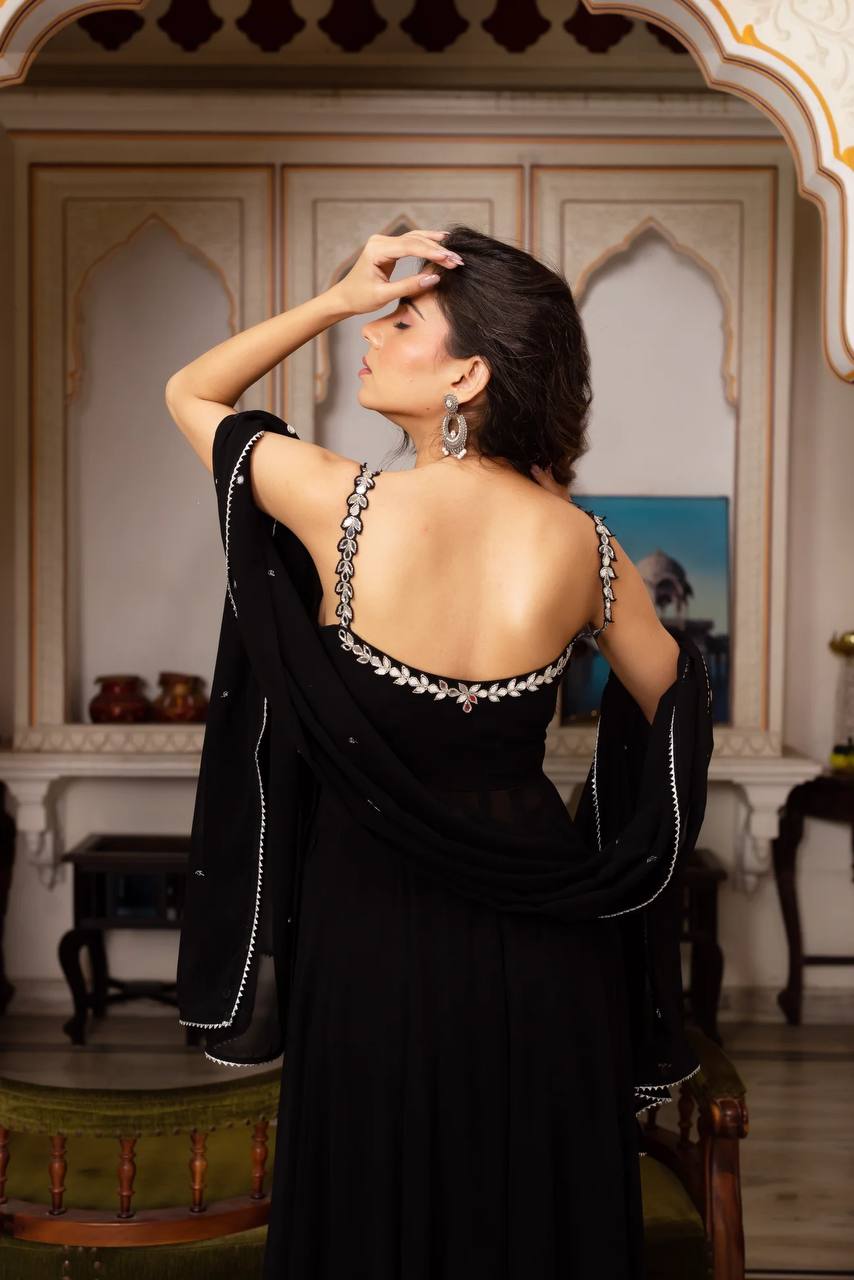 Elegant Women's Ethnic Set – 3-Piece Ensemble (Top, Palazzo & Dupatta)