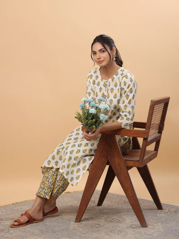 Women's Cream Cotton Motif Kurta Set.