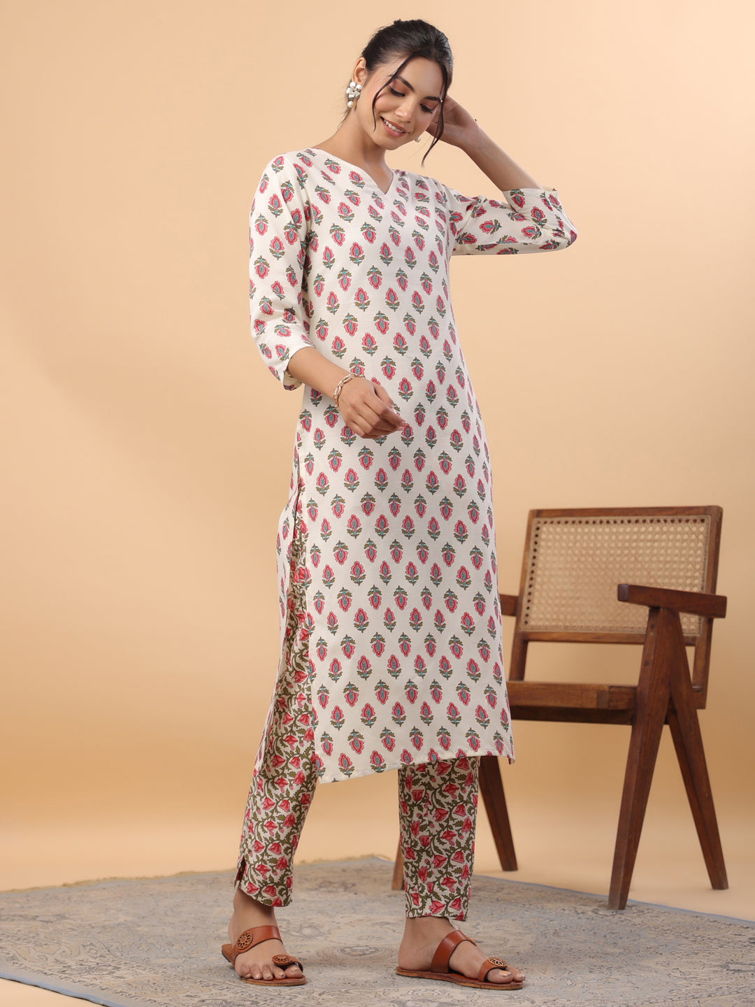 Cream Cotton Ethnic Motif Straight Kurta Set.