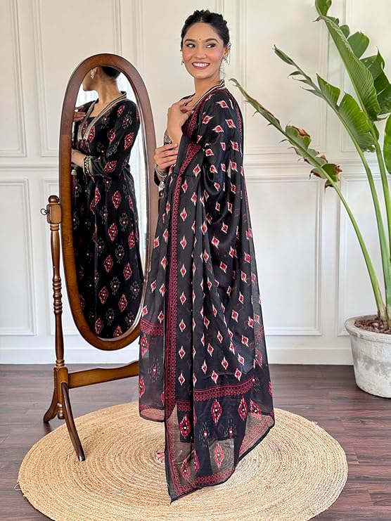Stylish Anarkali Kurta Set in Elegant Block Print Design