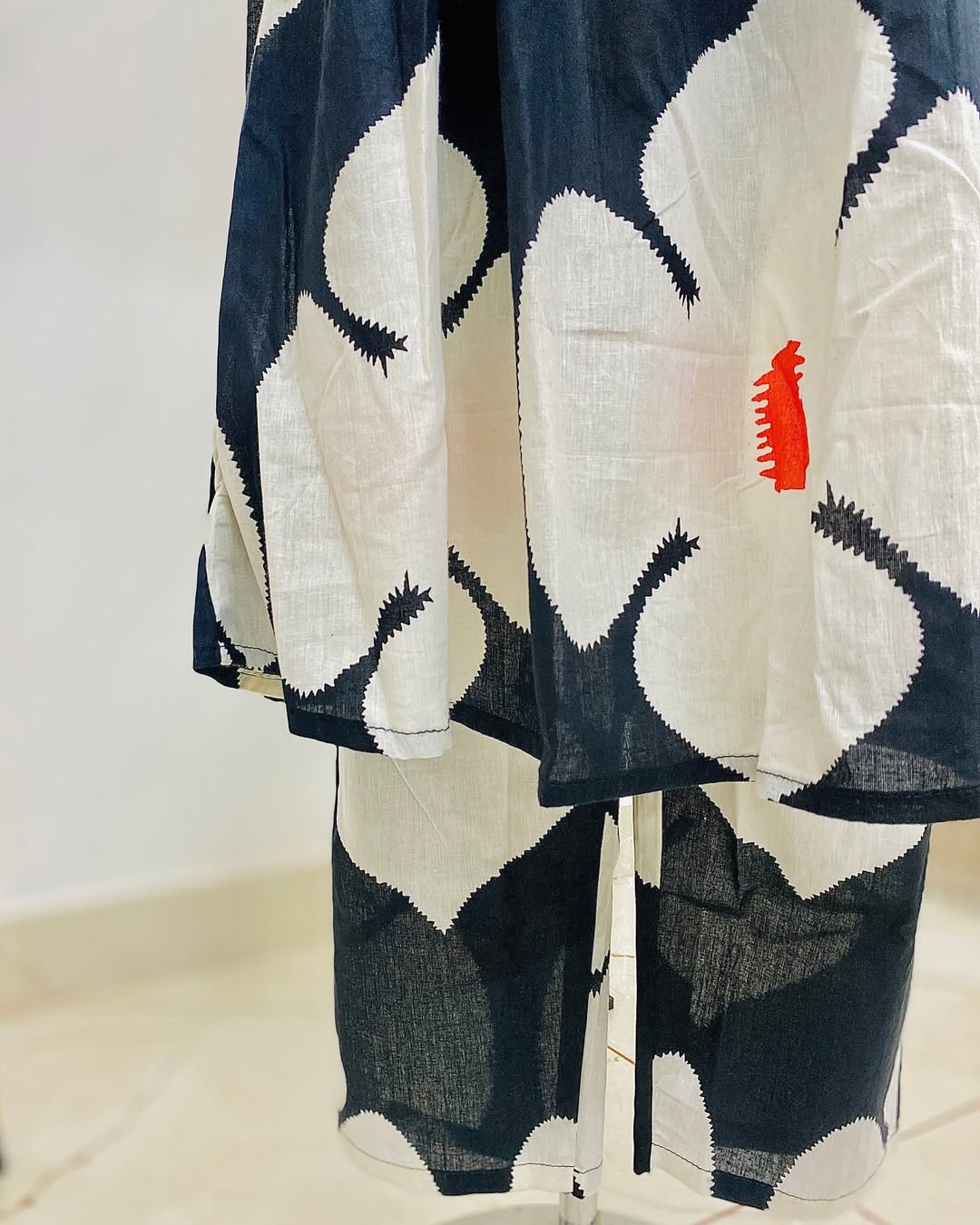 Black & White Color Floral Printed Cotton Kurta Pant Dupatta Salwar Kameez