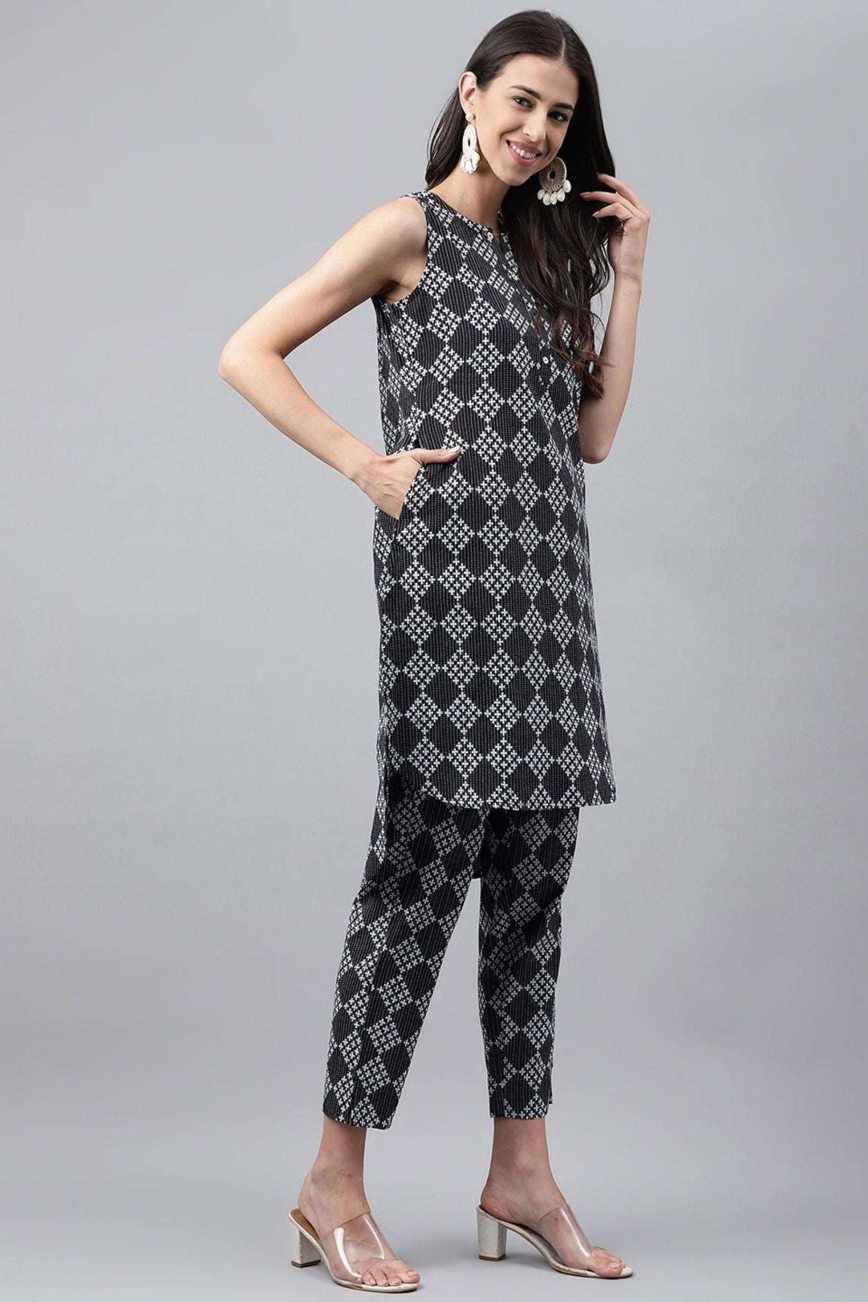 Black Cotton Ethnic Motifs Kurta With Pant - Style Like A Diva