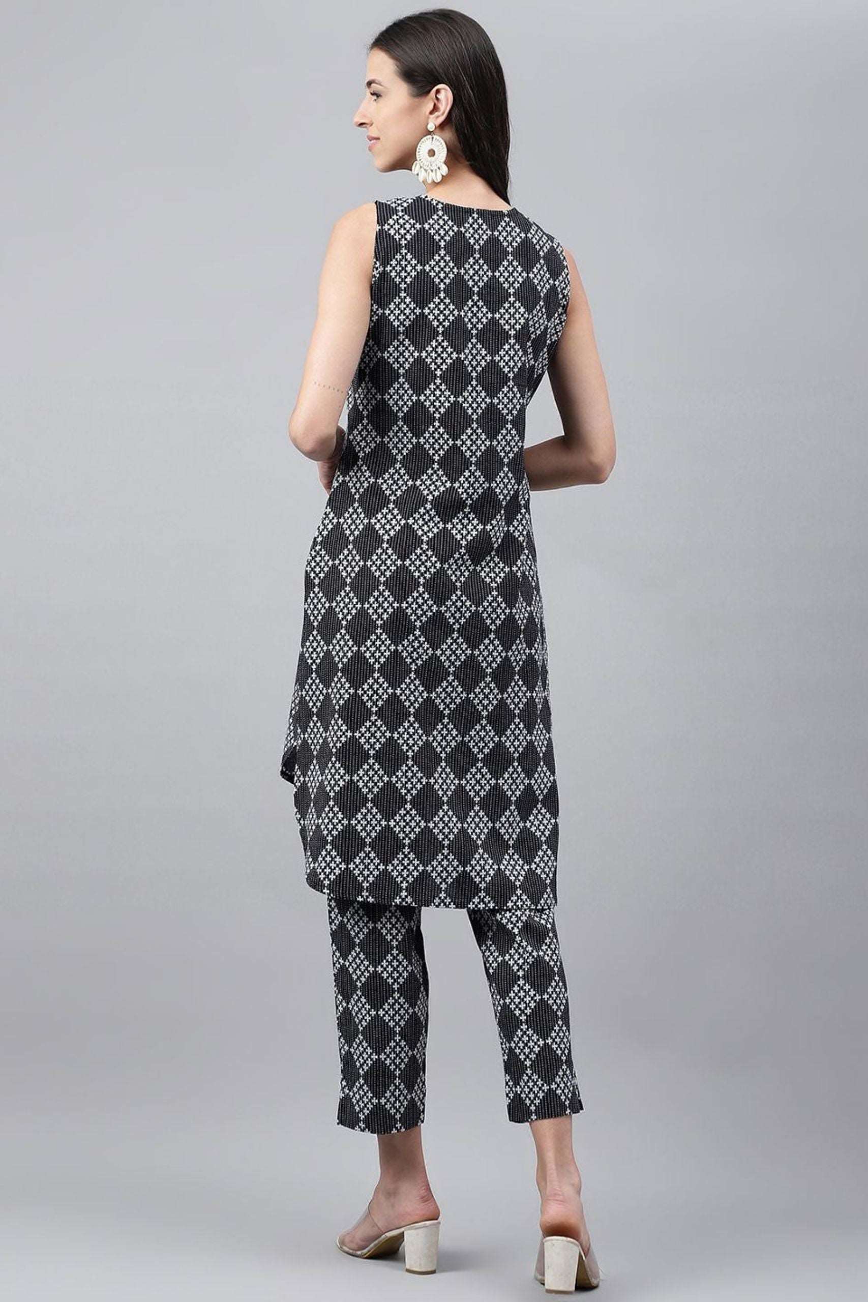 Black Cotton Ethnic Motifs Kurta With Pant - Style Like A Diva