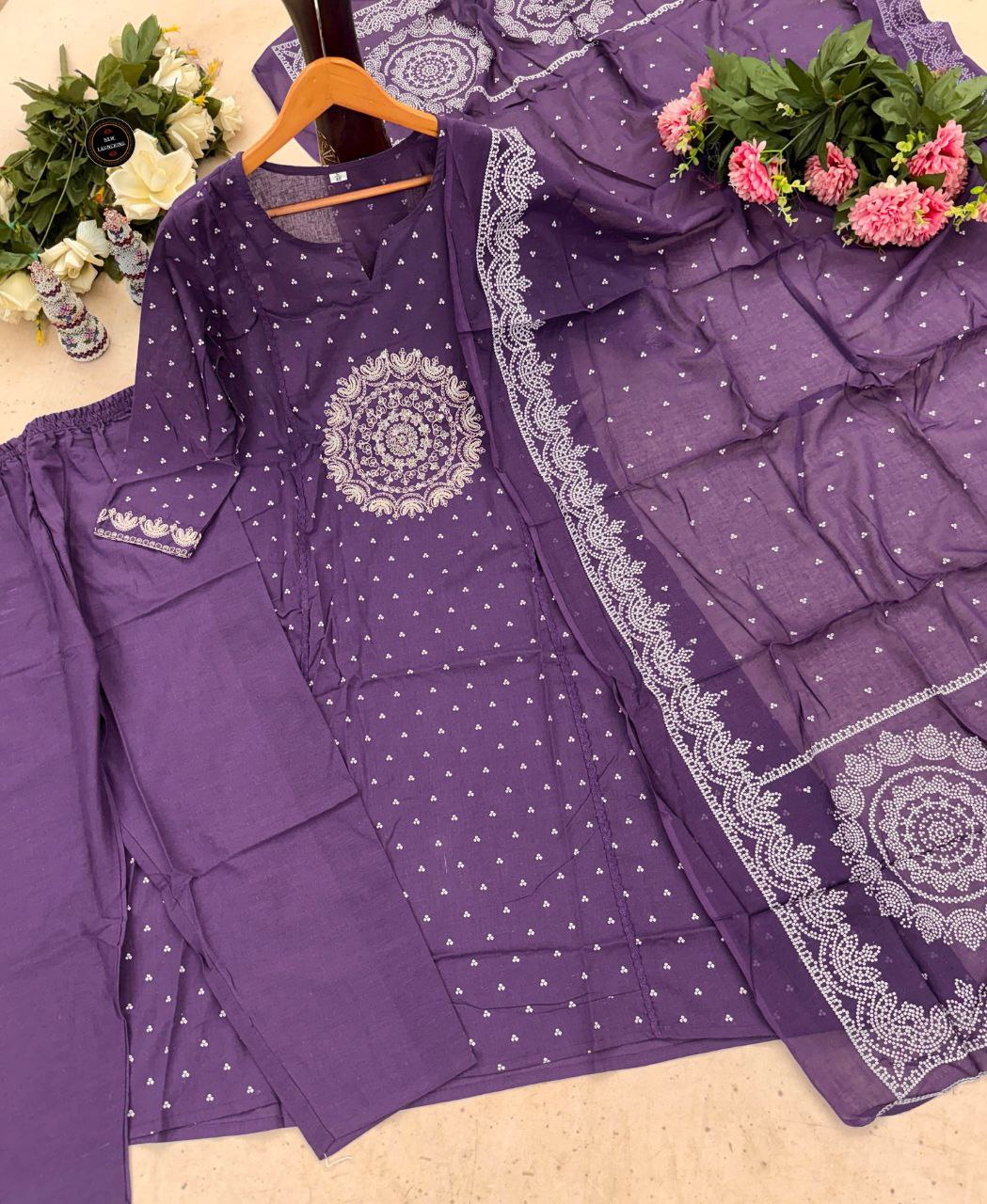 Elegant embroidery Pattern Kurta Set