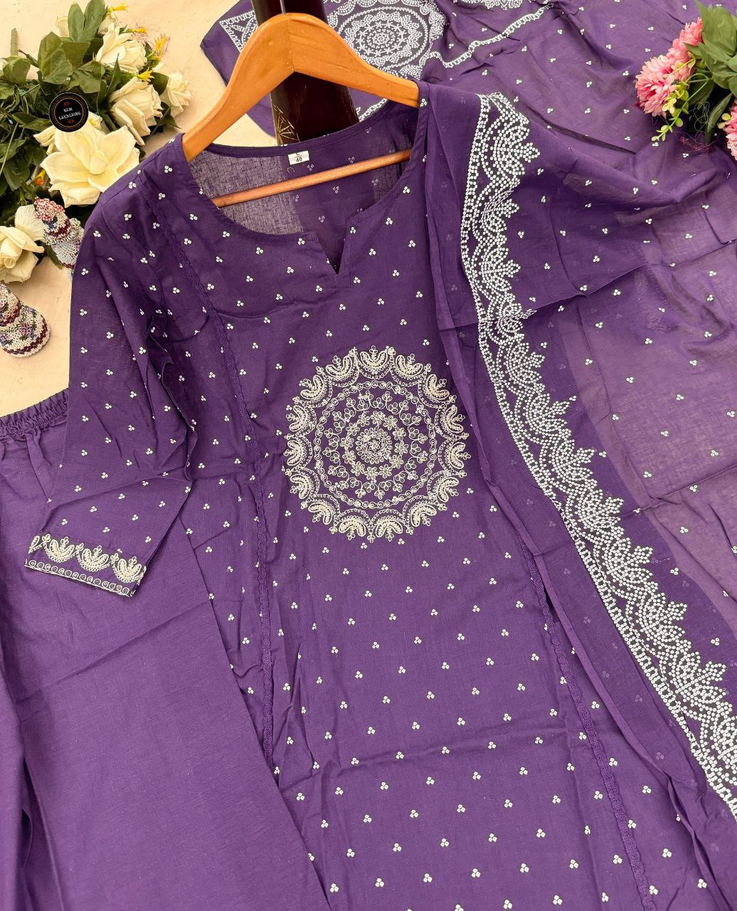 Elegant embroidery Pattern Kurta Set