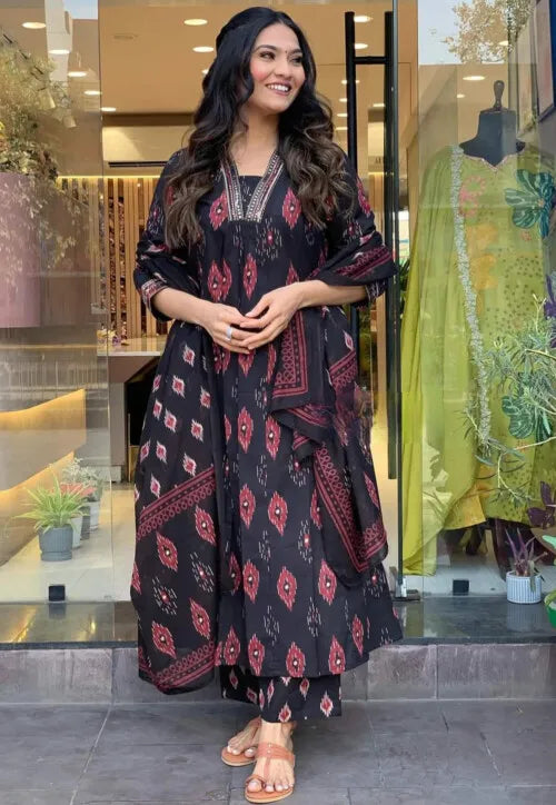 Stylish Anarkali Kurta Set in Elegant Block Print Design